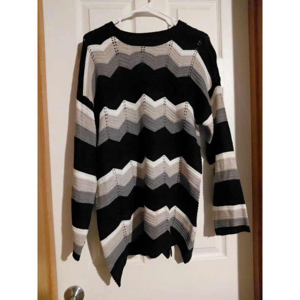 Inner Circle crochet long sweater-L